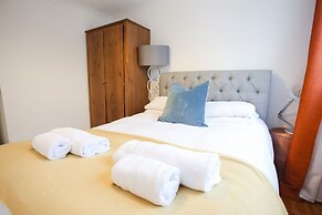 Business Park Lodge by Paymán Club