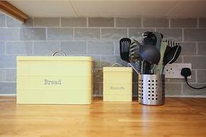 Business Park Lodge by Paymán Club