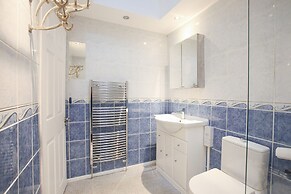 Business Park Lodge by Paymán Club