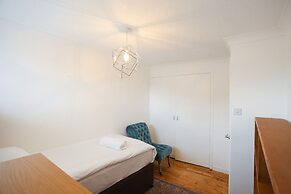 Business Park Lodge by Paymán Club