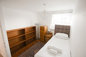 Business Park Lodge by Paymán Club