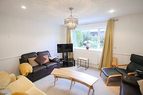 Business Park Lodge by Paymán Club