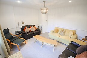 Business Park Lodge by Paymán Club