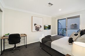 Newcastle Short Stay Apartments - Birmingham Garden Townhouses