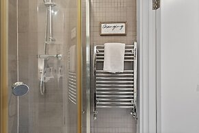 West Ealing SVD Apt. - 2 Bedroom 2 Bath