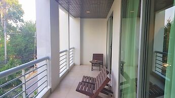 Lovely 2-bed Apartment in Pratumnak With Pool View