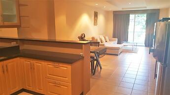 Lovely 2-bed Apartment in Pratumnak With Pool View