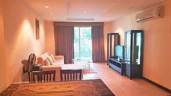 Lovely 2-bed Apartment in Pratumnak With Pool View