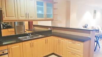 Lovely 2-bed Apartment in Pratumnak With Pool View