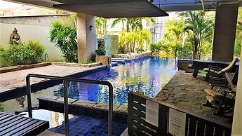 Lovely 2-bed Apartment in Pratumnak With Pool View