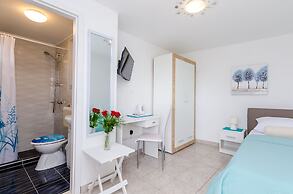 Apartments & Room Lino