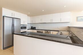 The Crest Penthouse 902