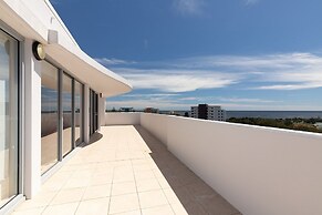 The Crest Penthouse 902