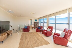 The Crest Penthouse 902