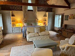 Beautiful 6-bed Home in Brecon