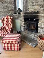 Beautiful 6-bed Home in Brecon