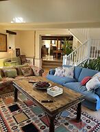 Beautiful 6-bed Home in Brecon