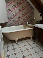 Beautiful 6-bed Home in Brecon