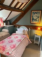 Beautiful 6-bed Home in Brecon