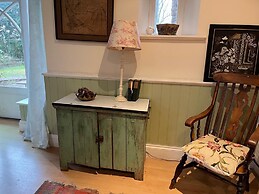 Beautiful 6-bed Home in Brecon