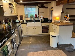 Beautiful 6-bed Home in Brecon