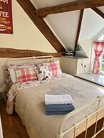 Beautiful 6-bed Home in Brecon