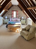 Beautiful 6-bed Home in Brecon