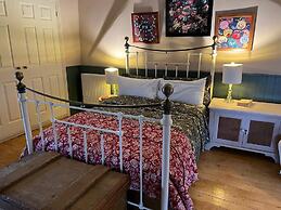 Beautiful 6-bed Home in Brecon