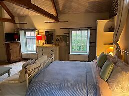 Beautiful 6-bed Home in Brecon