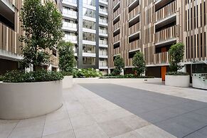 Toodle's Pristine inner-city nest with carpark