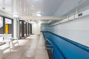 Toodle's Pristine inner-city nest with carpark