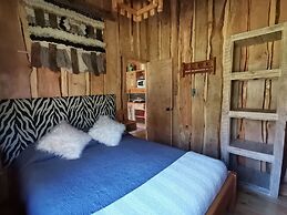 Wonderful Rustic Cabin 2, With Native Logs, on the Banks of the Trancu