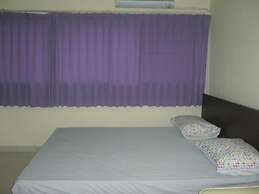 Room in Guest Room - Chan Kim Don Mueang Guest House, Located in Pak K