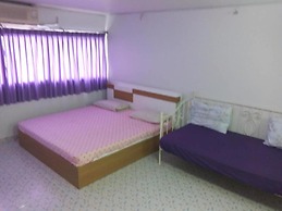 Room in Guest Room - Chan Kim Don Mueang Guest House, Free Parking Spa