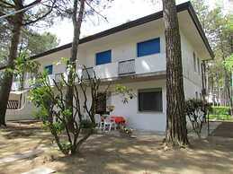 Charming Apartment With Fenced Garden