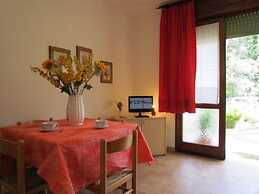 Charming Apartment With Fenced Garden