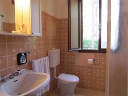 Charming Apartment With Fenced Garden