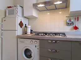 Charming Apartment With Fenced Garden