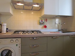 Charming Apartment With Fenced Garden