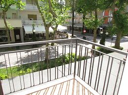 Functional Flat With 3 Balconies - Beahost