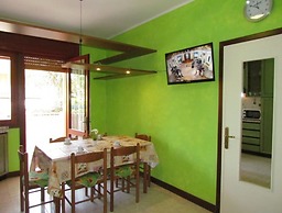 Lido Dei Pini Near Beach And Shopping Street