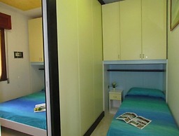 Lido Dei Pini Near Beach And Shopping Street