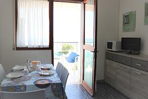 Luminous Flat With Frontal sea View - Beahost