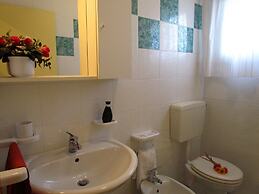 Wonderful Village - Big Duplex With Private Garden and Parking