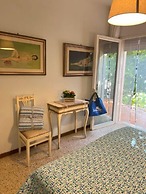 Elegant Villa in a Quiet Area With Garden