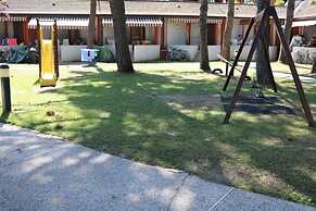Colorful Apartment With Shared Pool and Garden