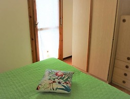 Colorful Flat With sea View - Beahost