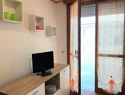 Colorful Flat With sea View - Beahost