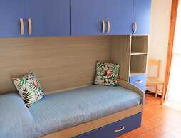 Colorful Flat With sea View - Beahost