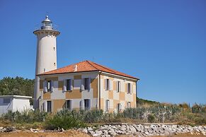 Stay Near the Beach and Thermal Area